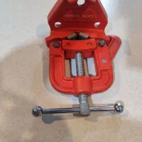 گیره نگهدارنده لوله آمریکایی