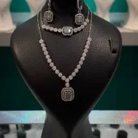 مانکن (عروسکی طلا و نقره )|جواهرات|یزد, |دیوار