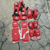 ورزشی .دستکش کاراته و رو پایی