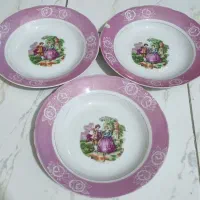 تعدادی ظروف قدیمی(گل سرخی ، گل گندمی )|ظروف سرو و پذیرایی|اندیشه, اندیشه فاز ۱|دیوار