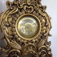 ساعت ایستاده.میز تلویزیون.میز کنار تخت.موزه ویترین