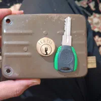 قفل درب حیاط