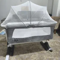 تخت کنار مادر زویه