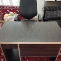 سلام میز با صندلی تمیز جنس خوب