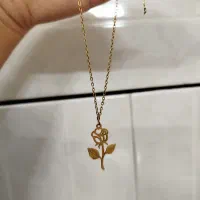 گردنبند استیل رنگ ثابت گل رز
