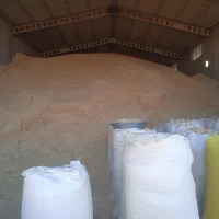 کاه درجه یک|لوازم جانبی حیوانات|رباط‌کریم, رباط‌کریم|دیوار