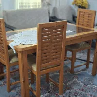 میزناهارخوری ۶ نفره بعلاوه چهار صندلی سالم