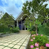 فلت سویسی 200زمین85بنا2خواب نور/سنددار