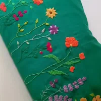 گلدوزی با دست ،رومیزی،  روی لباس ،کوسن،رانر|خدمات آموزشی|نشتارود, |دیوار