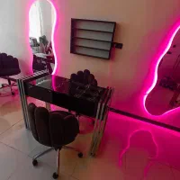 استخدام ناخنکار و و مژه کار و ارایش دائم