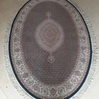 ۲ تخته ۱ در ۱/۵۰ ماهی  سرمه ای  قالی تبریز