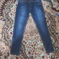 شلوار لی و نیمه آستین لی