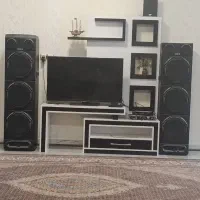 تلویزیون سامسونگ ۴۰ با میز تلویزیون