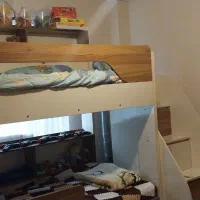 تخت خواب دوطبقه به همراه تخت مهمان در پایین تخت|تخت و سرویس خواب|لاهیجان, کوی زمانی|دیوار