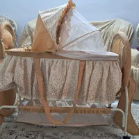 گهواره برقی موزیکال|تخت و صندلی بچه|قم, هفت تیر|دیوار