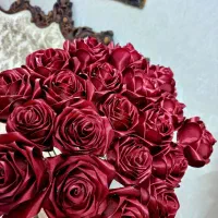 گل رز روبانی