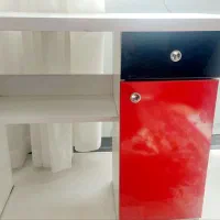 میز تحریر در حد نو