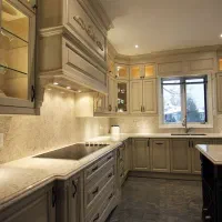 تعمیرات ،خرده کاری و ساخت کابینت و کمد