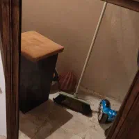 آیینه قدی در حد نو همراه با صندلی میز آرایش