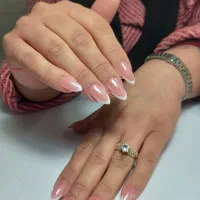 آموزش وخدمات کاشت ناخن ومیکاپ ومژه