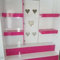 ویترین شیک و بسیار تمیز نو نو با لامپ ویترین