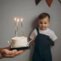 پرستار کودک ۸ ساله نیازمندیم