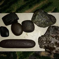 سنگهای قیمتی ومشکوک به شهاب سنگ