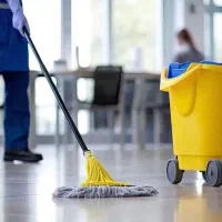 استخدام خدماتی خانم