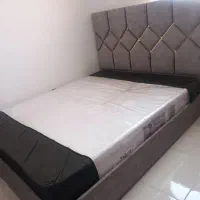 سرویس تخت دونفره با پایتختی تشک طبی فنری میز آرایش