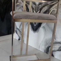 صندلی زیر اپنی