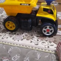 کامیون اسباب بازی