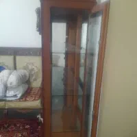 یک عدد بوفه بزرگ اصل چوب و کنده کاری