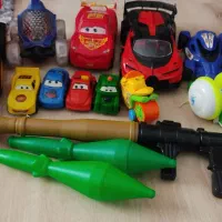 تعدادی ماشین اسباب‌بازی درحد نو