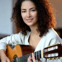 تدریس آنلاین گیتار کلاسیک با قیمت مناسب