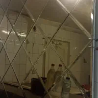 اینه منشوری فقط یه دونه شکسته که توعکس مشخصه