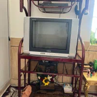 تلوزیون و میزش درحد نو