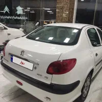 ۲۰۶ صندوق دار