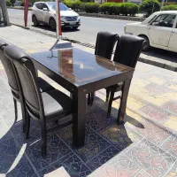 میز نهار خوری واسه رستوران و فست فود