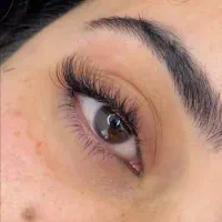 کاشت و لیفت مژه و اَبرو