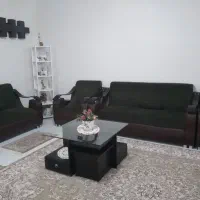 مبلمان راحتی ۷ نفره به همراه میز عسلی در حد نو