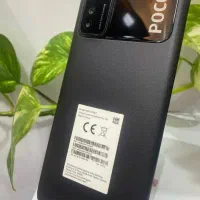 گوشیpocom3 درحد نو