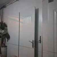 درب اتاق خواب و سرویس بهداشتی
