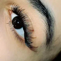 خدمات اکستیشن و کاشت مژه