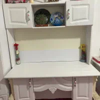 میز تحریر و کتابخانه