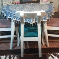 میز نیم گرد