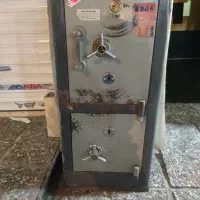 گاو صندوق دو درب