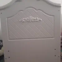 تخت و کمد
