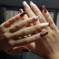 کاشت ناخن و آموزش