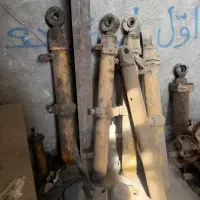 جک جلو و عقب بلدوزر
