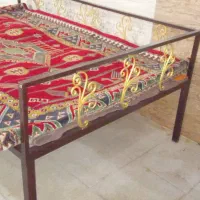 تخت سنتی آهنی|مبلمان خانگی و میز عسلی|اهواز, زیتون کارگری|دیوار